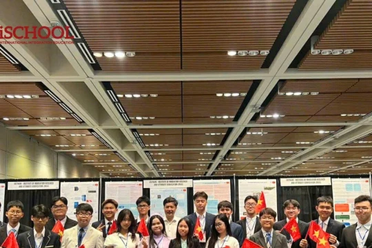 Mái trường chắp cánh ước mơ du học cho bao thế hệ học sinh