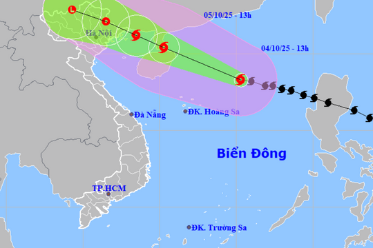 Tin mới nhất về bão số 11 Matmo: Giật cấp 15 gây mưa rất to, 6 tỉnh sau đặc biệt chú ý