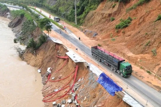 Tuyến đường huyết mạch đi các xã vùng cao của Tuyên Quang sạt lở nghiêm trọng
