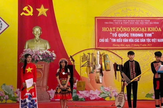 Cách cô giáo Lịch sử dạy học sinh dân tộc nội trú tự hào về cội nguồn