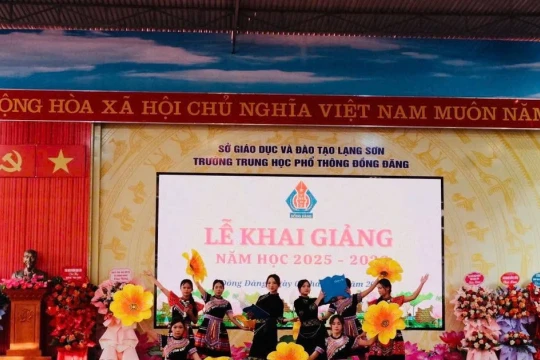 Để trò thêm yêu và trân trọng văn hoá, ngôn ngữ dân tộc mình