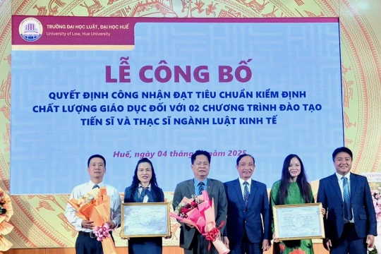 Công bố đạt chuẩn 2 chương trình thạc sĩ và tiến sĩ tại Trường Đại học Luật Huế