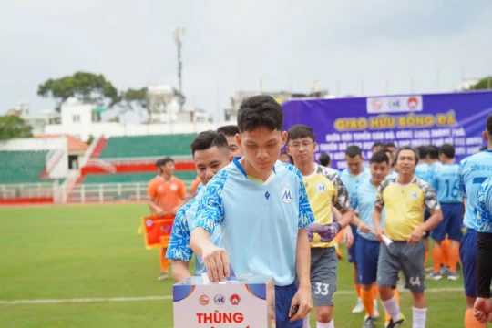 Hơn 1,3 tỷ đồng được quyên góp từ trận giao hữu bóng đá vì đồng bào vùng lũ