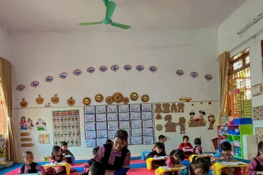 Cô giáo Mông “thổi hồn” văn hóa dân tộc vào lớp học mầm non