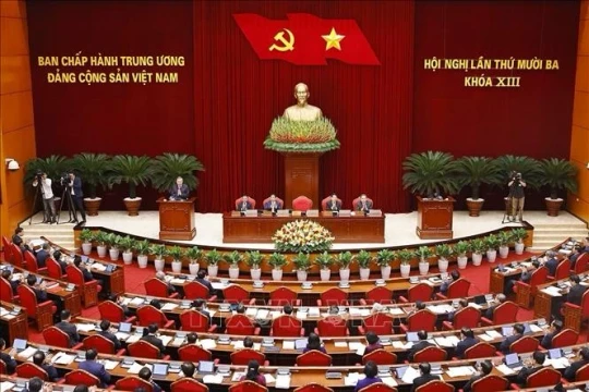 Thông cáo báo chí về ngày làm việc thứ hai Hội nghị Trung ương 13 khóa XIII