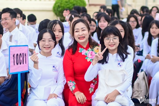 Giáo viên TPHCM sắp nhận thu nhập tăng thêm cao nhất 28,5 triệu/tháng
