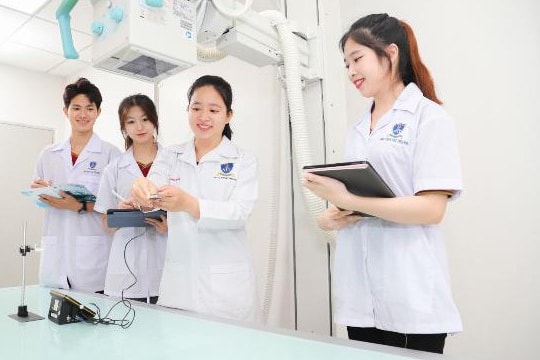 Kiểm định chất lượng giáo dục: Từ ‘người gác cổng’ đến ‘người đồng hành’