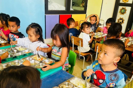 Nỗ lực tổ chức bán trú tại các trường mầm non vùng cao