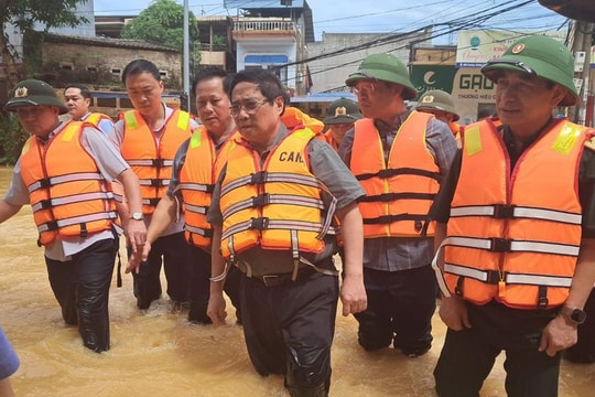 Thủ tướng Phạm Minh Chính tới Thái Nguyên thăm hỏi người dân, chỉ đạo khắc phục hậu quả mưa lũ