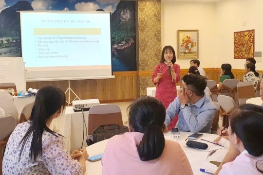 Thúc đẩy tư duy phát triển và kỹ năng chuyển đổi số cho giáo viên