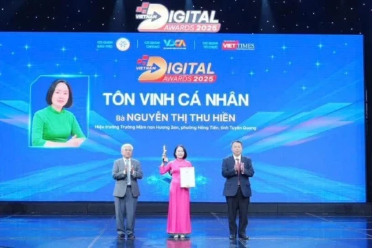 Nữ hiệu trưởng ở Tuyên Quang được vinh danh 'Lãnh đạo Chuyển đổi số xuất sắc'