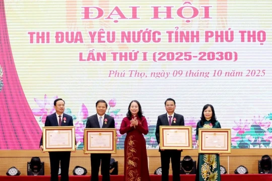 Phó Chủ tịch nước dự Đại hội Thi đua yêu nước tỉnh Phú Thọ lần thứ I