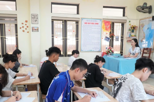 Nghệ An chi hơn 30 tỷ đồng hỗ trợ nhà trường dạy học thêm