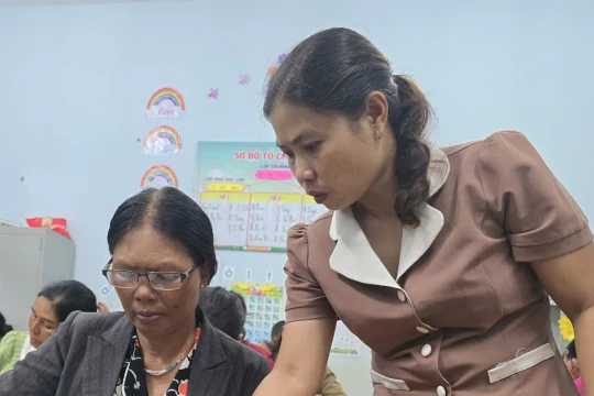 Lớp học xóa mù chữ mở cánh cửa tri thức cho hàng nghìn người dân Lâm Đồng