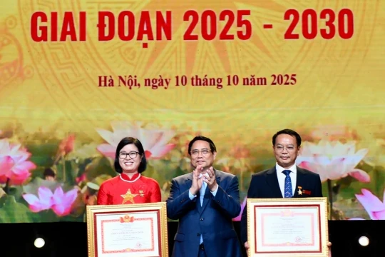 Hai nhà giáo Thủ đô được tặng danh hiệu Chiến sĩ thi đua toàn quốc