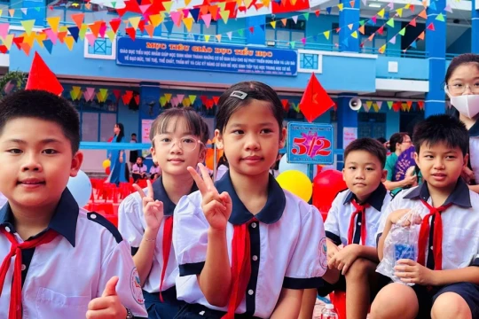 Không thu quỹ phụ huynh: Lan tỏa 'làn gió mát'