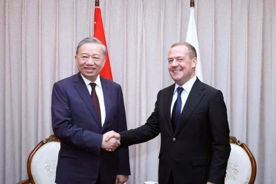Tổng Bí thư Tô Lâm gặp Chủ tịch Đảng Nước Nga Thống nhất Dmitry Medvedev
