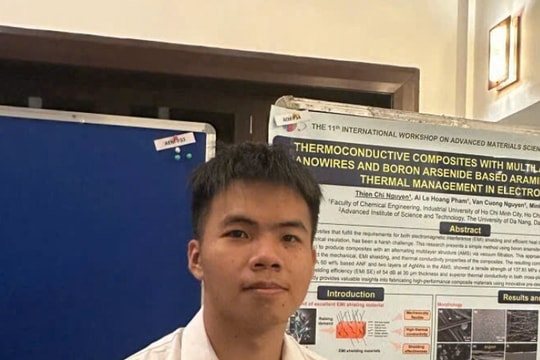 Nam sinh tốt nghiệp xuất sắc trước 6 tháng, “bỏ túi" 3 thành tích hiếm có