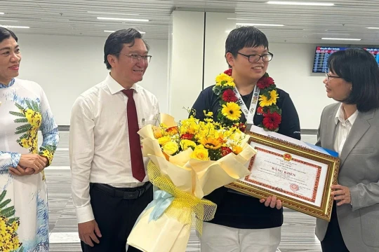 Hành trình kiên cường của học sinh 'trường làng' giành Huy chương Bạc IMO 2025