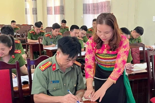 Lớp học đặc biệt nơi vùng cao Thanh Hóa