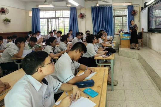 Trường học trở thành 'lá chắn' an toàn cho học sinh trong thế giới số
