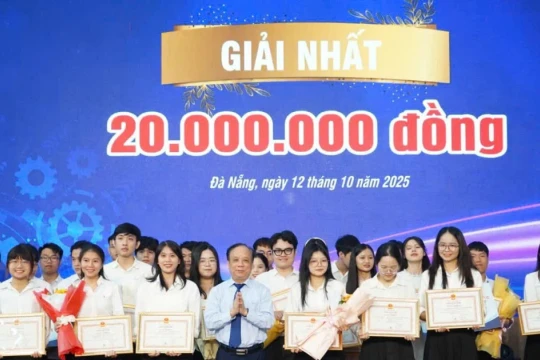 Đại học Đà Nẵng trao giải Sinh viên nghiên cứu khoa học và Festival Sáng tạo trẻ