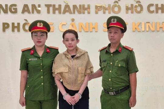 'Ngân 98' bị bắt vì buôn bán hàng giả