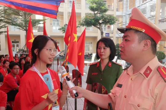 Tuyên truyền phòng chống ma tuý, an toàn giao thông và an ninh mạng cho học sinh