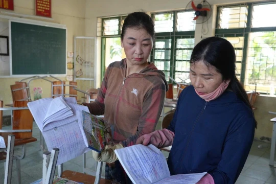 Bảo đảm dạy và học ở vùng lũ: Thích ứng trước mắt và chủ động lâu dài