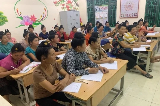 Nâng cao nhận thức, chuyển biến hành động trong công tác xóa mù chữ