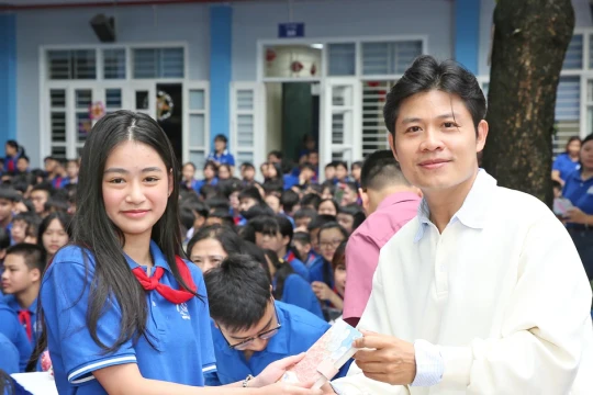 Giúp học sinh thêm yêu và trân quý giá trị của hòa bình
