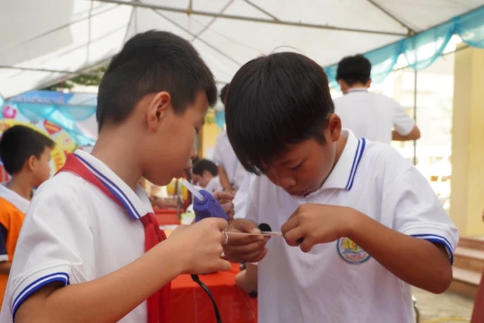 Cô giáo vùng cao tiên phong ứng dụng công nghệ vào đổi mới dạy học