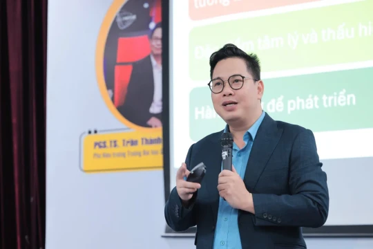 Gợi mở xây dựng chuẩn nghề nghiệp giảng viên từ kinh nghiệm quốc tế