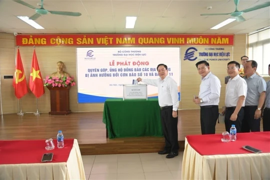 Trường Đại học Điện lực quyên góp, hỗ trợ người dân bị ảnh hưởng bão lũ