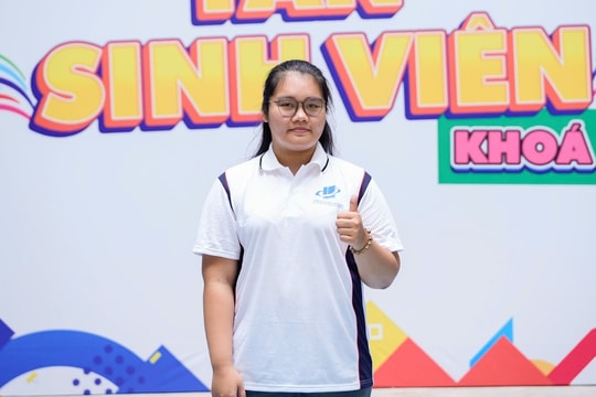 Nữ sinh học giáo dục thường xuyên trở thành thủ khoa đầu vào đại học