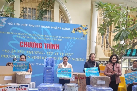 Trao sinh kế giúp phụ nữ Đà Nẵng thoát nghèo