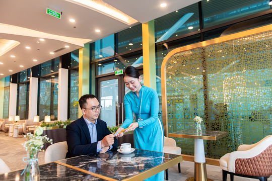 Vietnam Airlines khởi đầu hành trình 5 sao với check-in Lounge