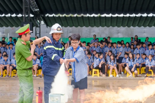 An toàn học đường từ kỹ năng phòng cháy, cứu nạn
