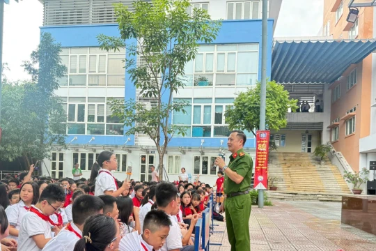 Lật tẩy chiêu trò lừa đảo, giúp học sinh an toàn trên không gian mạng