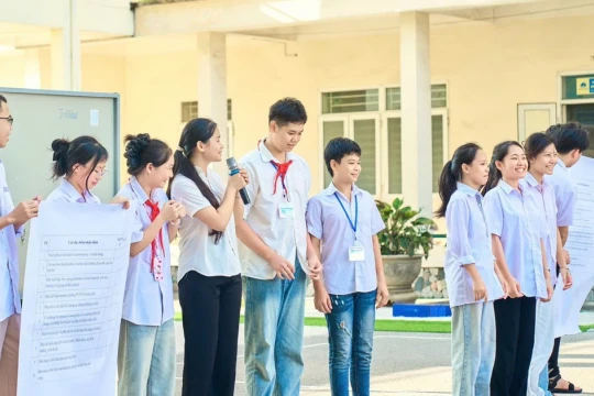 Xây dựng môi trường thân thiện, vui tươi cho học sinh dân tộc thiểu số