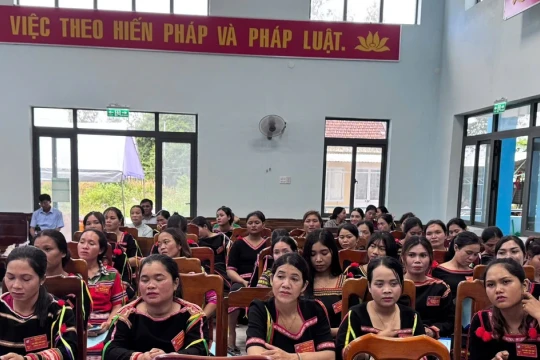 Phụ nữ vùng cao Đắk Lắk và hành trình 'lên mạng để thoát nghèo'