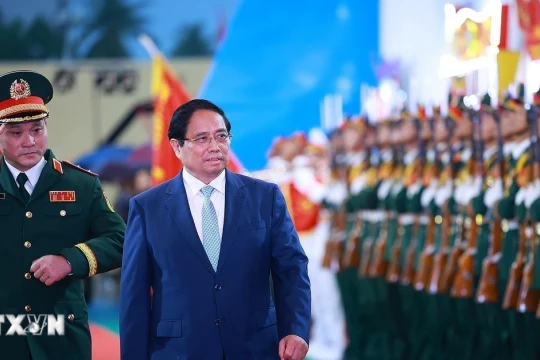 Thủ tướng dự Lễ kỷ niệm 80 năm Ngày truyền thống Lực lượng vũ trang Quân khu 5