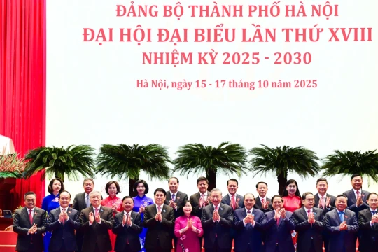 Bà Bùi Thị Minh Hoài tiếp tục giữ chức Bí thư Thành ủy Hà Nội