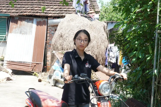 Nữ sinh nghèo quyết tâm vào đại học để thay đổi tương lai
