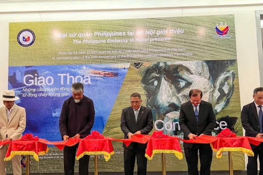 'Giao thoa' hai nền mỹ thuật Việt Nam và Philippines tại Hà Nội