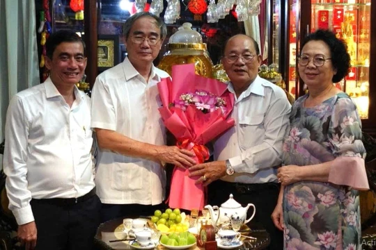 Nguyên Chủ tịch Ủy ban Trung ương MTTQVN thăm nhà giáo, nhà trường tại Cà Mau
