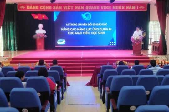 Chuyển đổi số trong giáo dục hướng tới mô hình thông minh ở Thanh Hóa