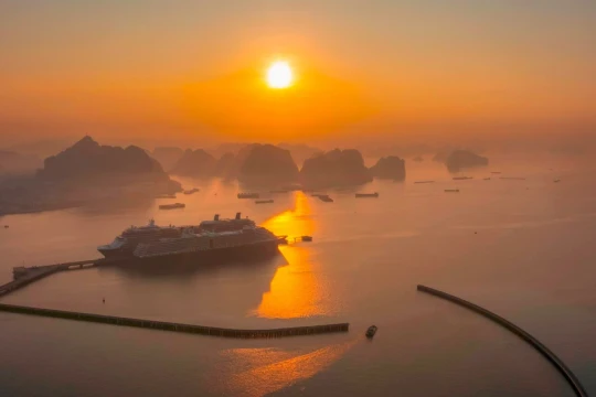 Vịnh Hạ Long vào thu