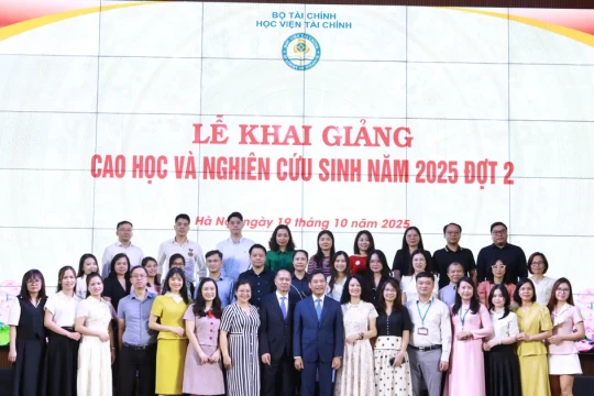 Phát huy tinh thần 'đại học không có nghĩa là ngừng học'