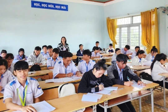 Trường THPT Phan Chu Trinh - Cư Jút vượt khó bảo đảm chất lượng dạy học